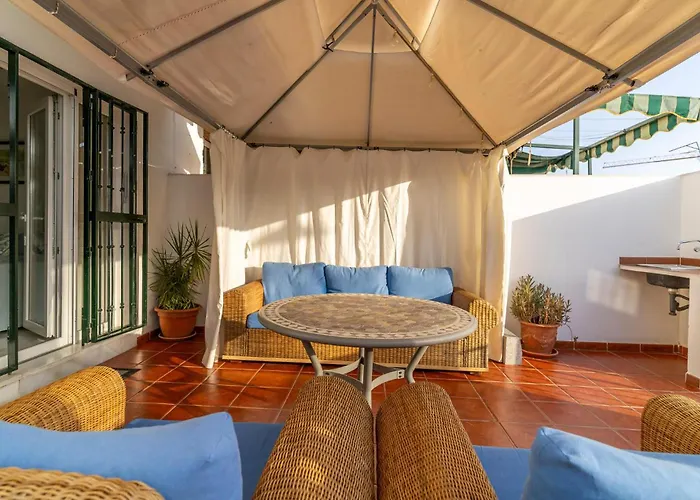 Stunning Home In Caleta De Velez